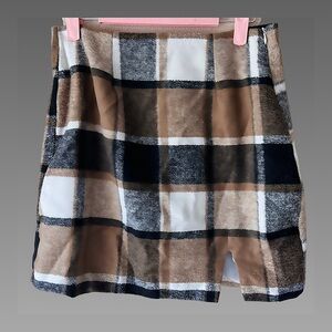 *NWOT* Small Brown Tan &‎ White Plaid Skirt